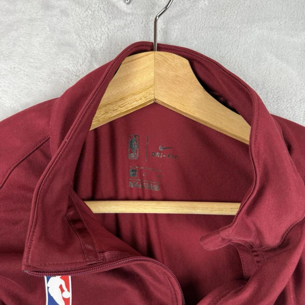 Nike NBA Cleveland Cavaliers Quarter Zip Shirt Dri-Fit Men M Thumb Hole Training - Picture 3 of 9